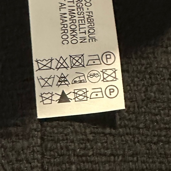 NWT. Zara Black Textured High-Waisted Midi Skirt with Jeweled Buttons Size XXL. - Picture 12 of 13